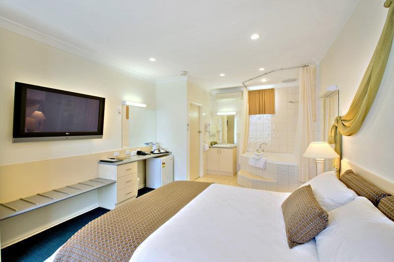 Melbourne'S Princes Park Hotel Exterior photo