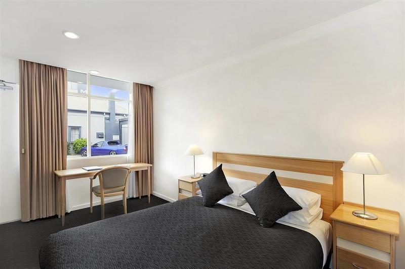 Melbourne'S Princes Park Hotel Exterior photo