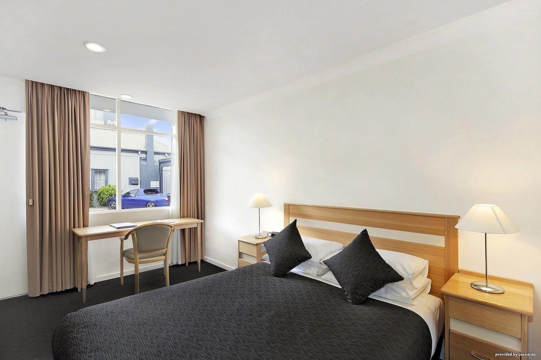 Melbourne'S Princes Park Hotel Exterior photo