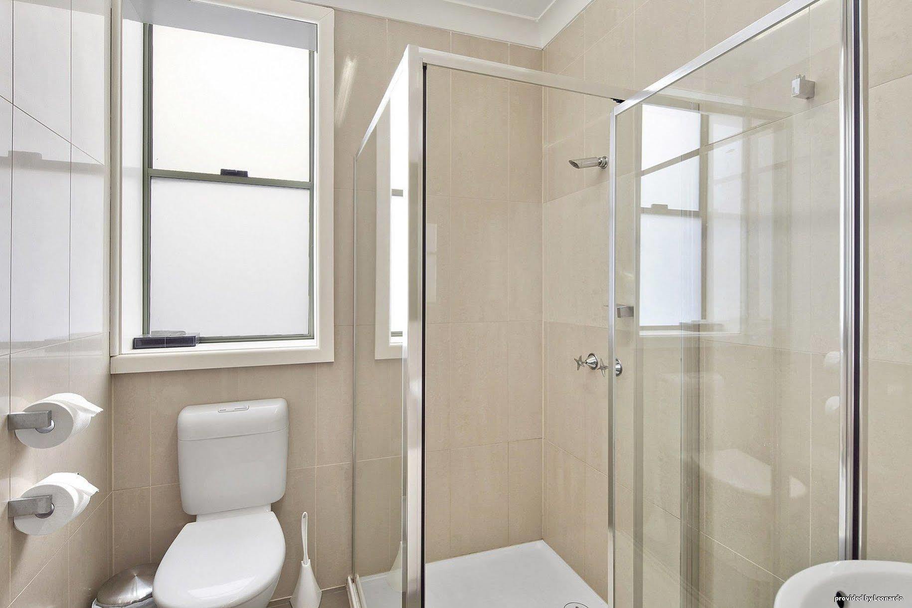 Melbourne'S Princes Park Hotel Room photo
