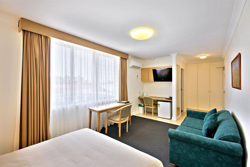 Melbourne'S Princes Park Hotel Exterior photo